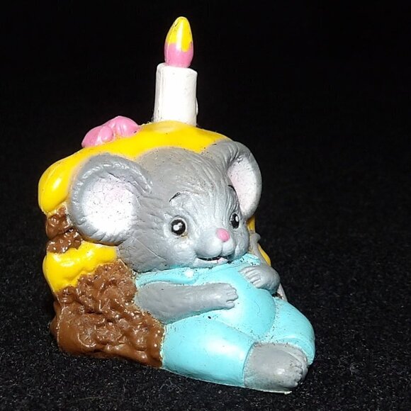 Vintage Avon Mouse with Birthday Cake - Picture 3 of 4